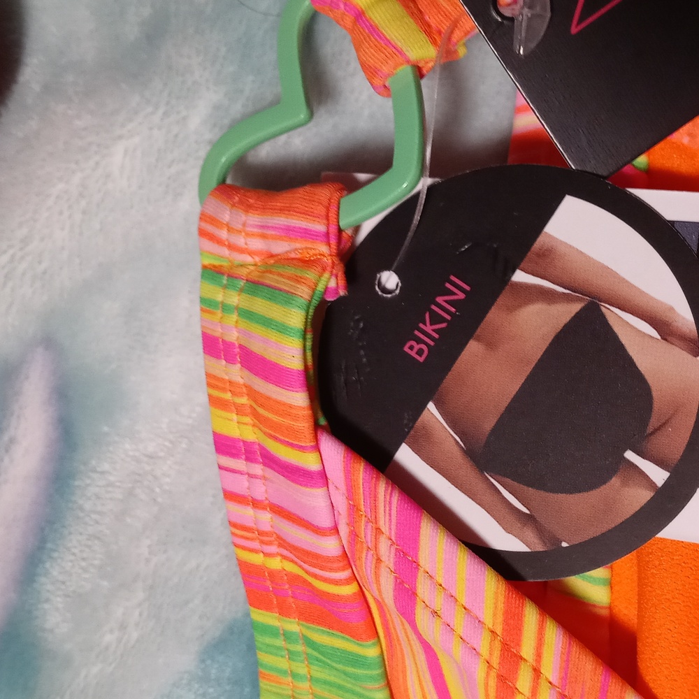 Bathing suit - Picture 5 of 5
